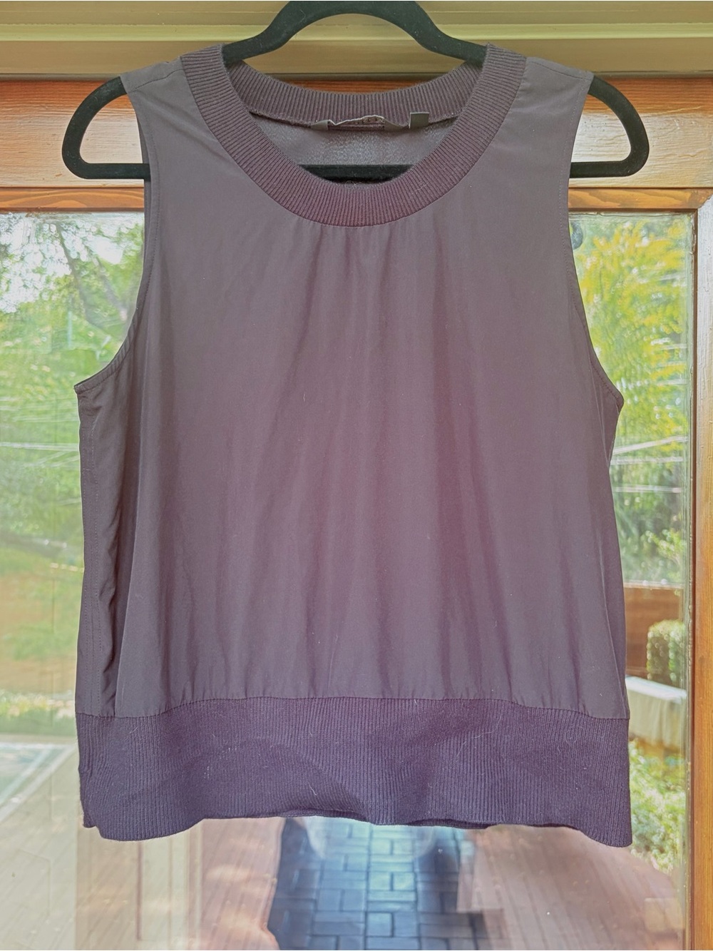 Athleta Zephyr Shell Crop Tank Top Ribbed Hem lightweight, athleisure Sz Medium